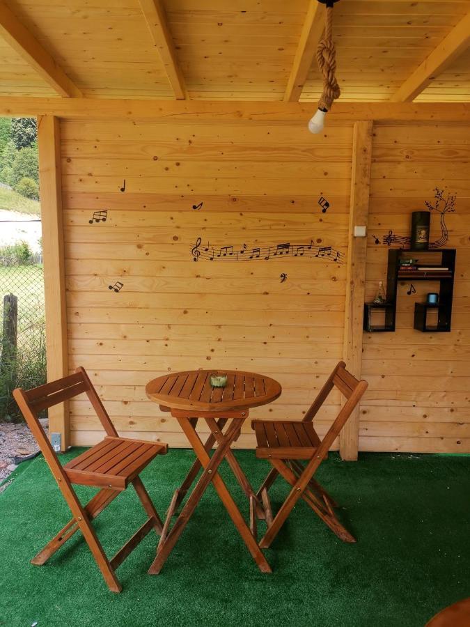 Luna Rock Glamping Brezoi - Blue Scai Exterior photo