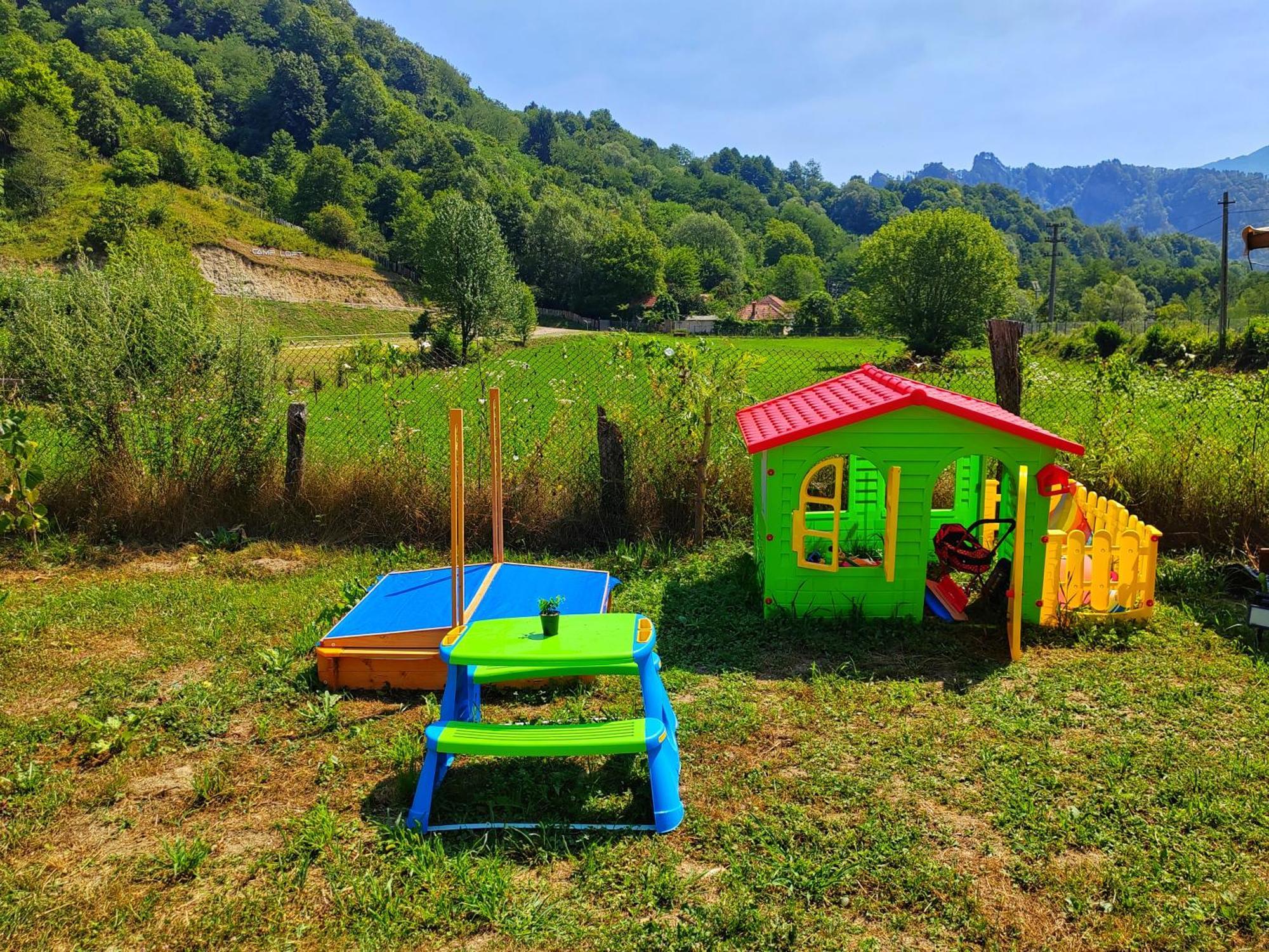 Luna Rock Glamping Brezoi - Blue Scai Exterior photo